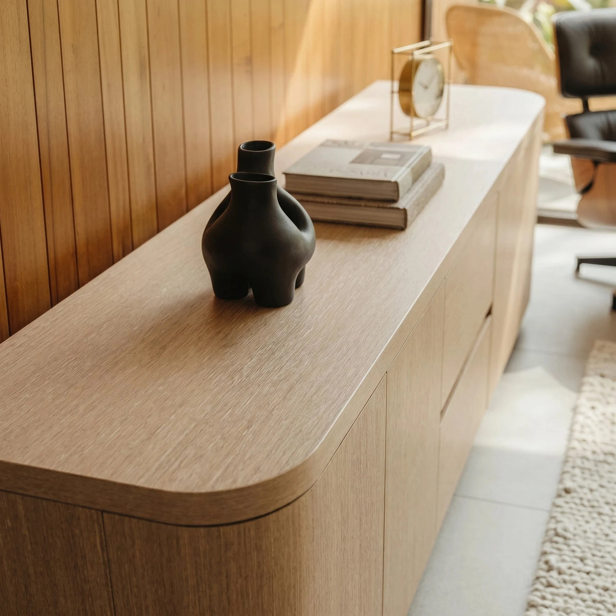 Spacious & High-Bearing Tabletop