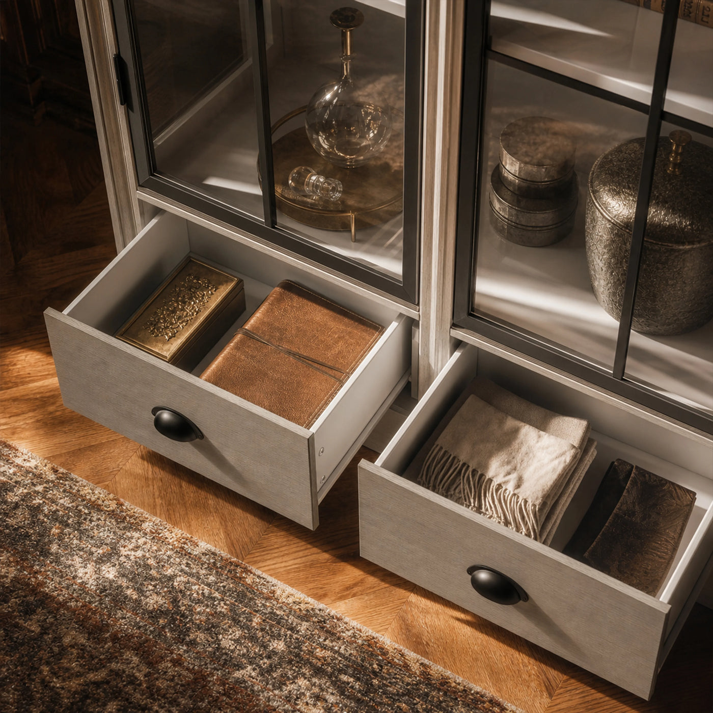 Relievo Gallery Glass Cabinet
