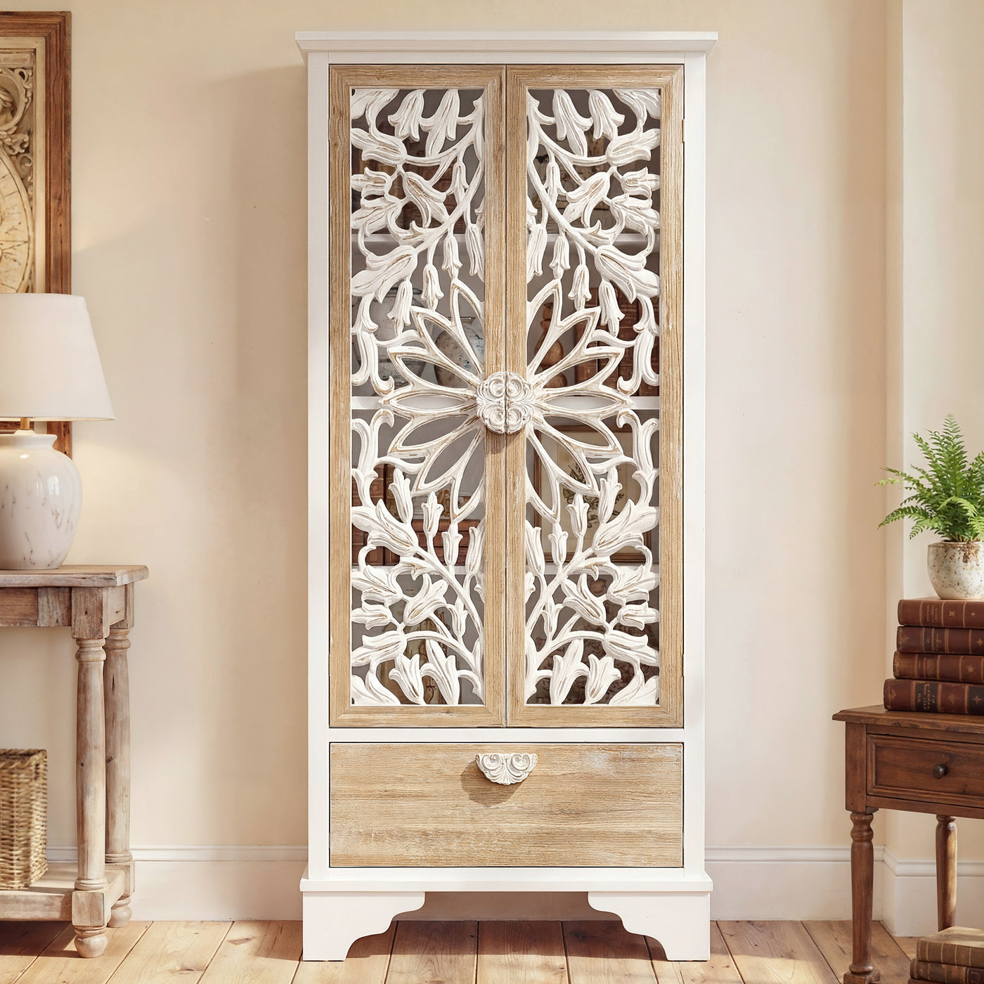 Relievo Lattice Cabinet